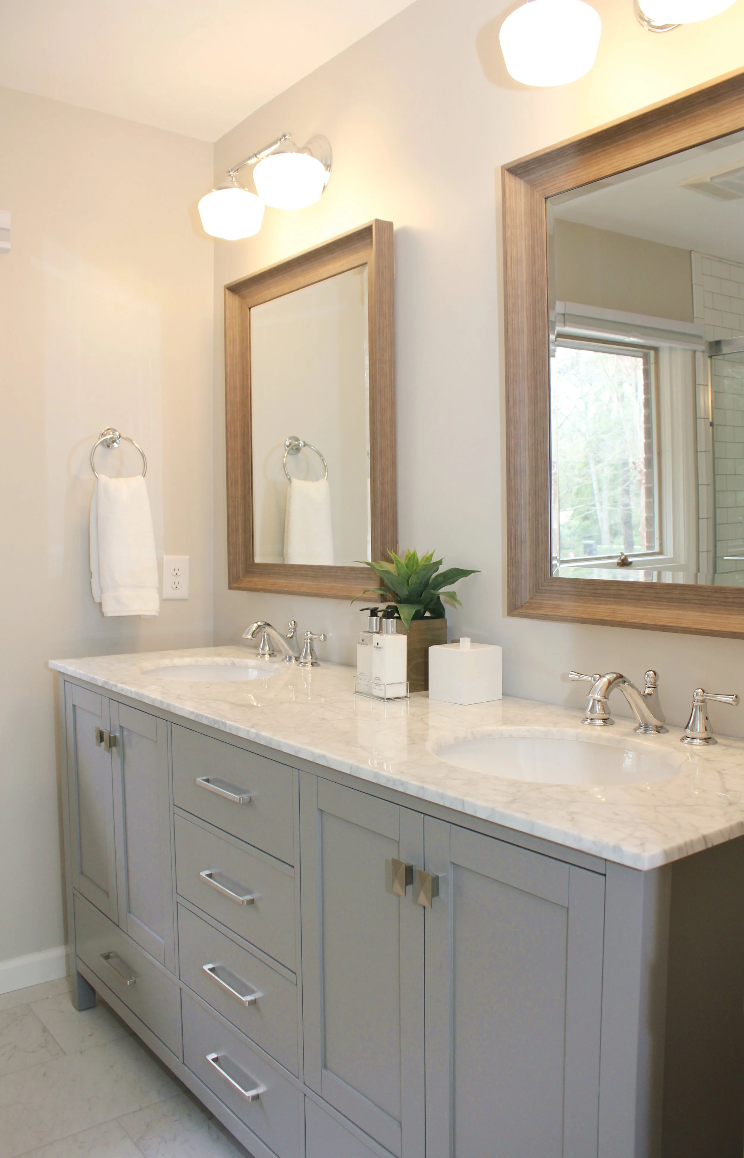 Hall bath 03.jpg