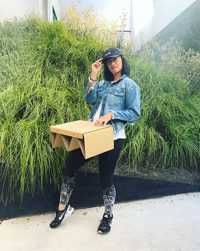 ~ personal best ~

here&rsquo;s ya girl sporting a #neonomad prototype cardboard desk and actual Fools Cap🧢 by @foolscapstudio, capping off a week which was maybe the most productive of my professional career.

6000+ of my words, cut up into 13 x ar