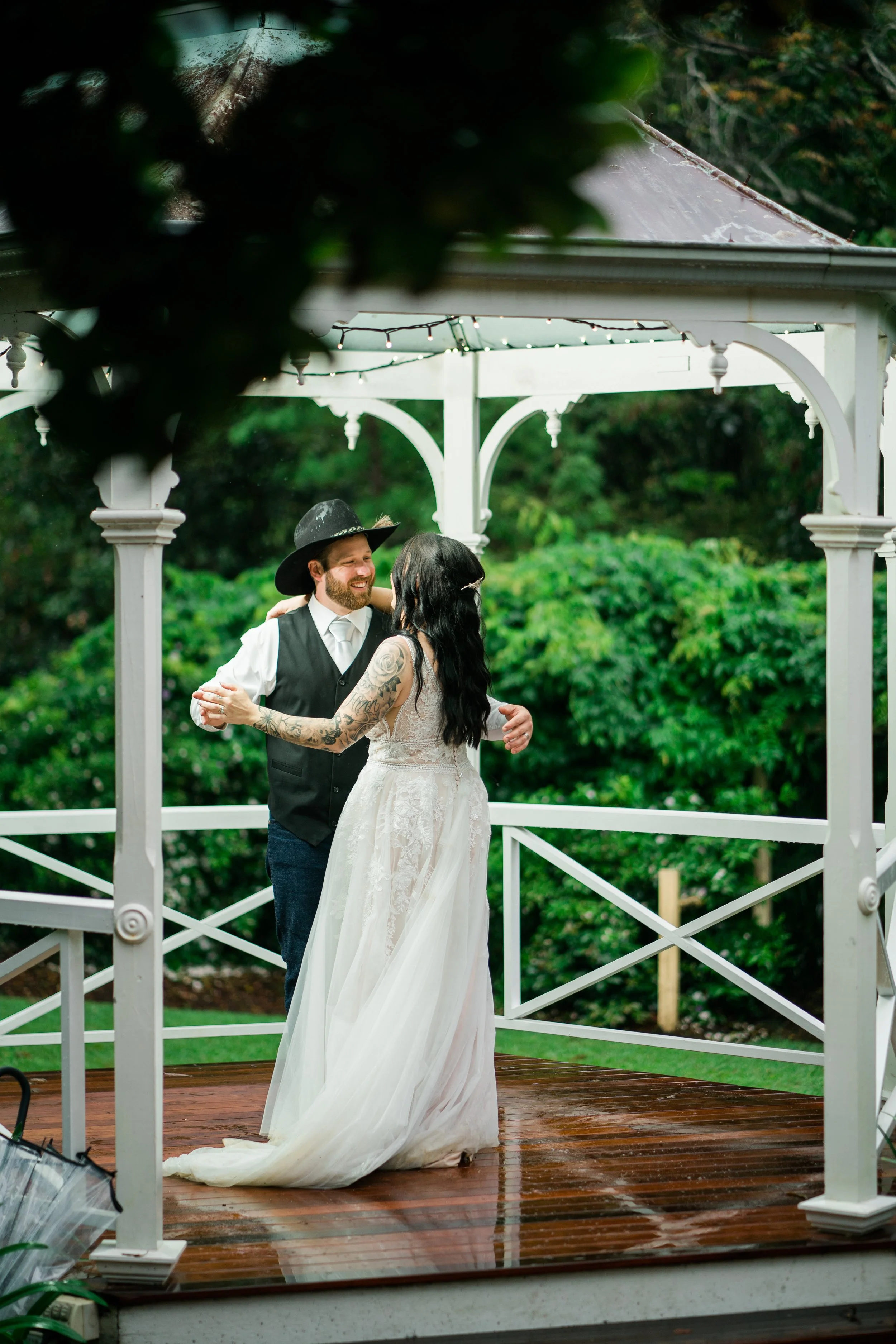 Wet weather rainy wedding Brisbane photography