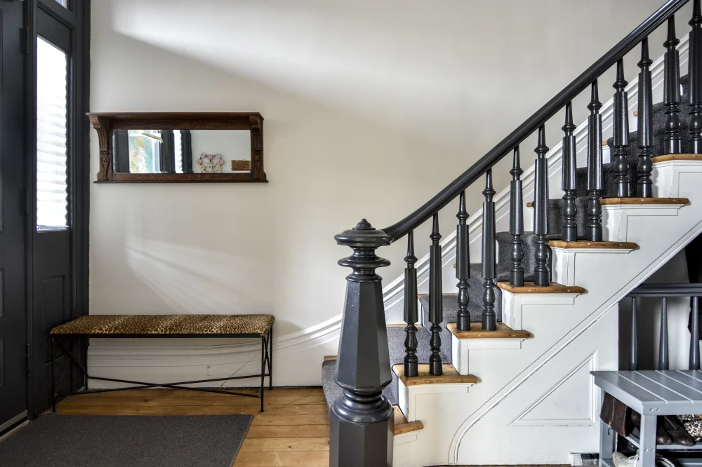 185 Entry Foyer wide.JPG