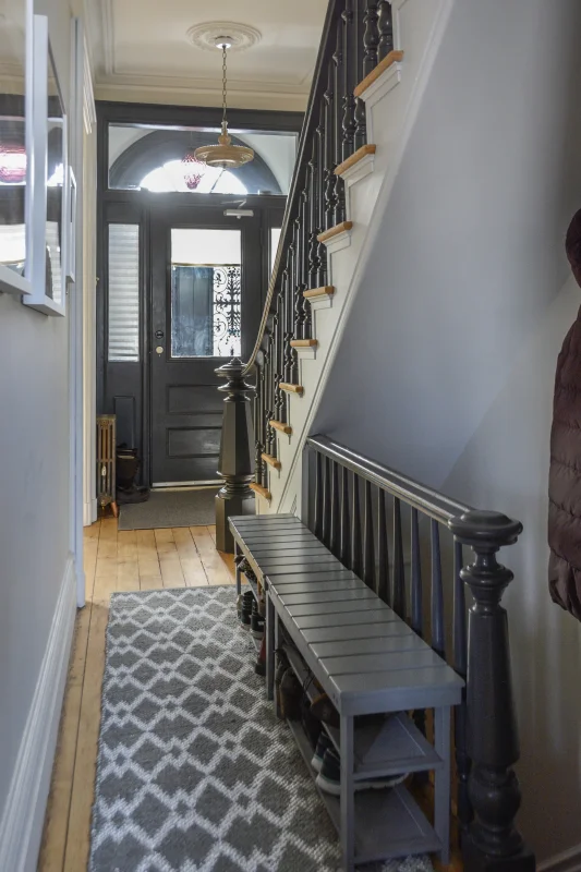 185 Entry Foyer long.JPG