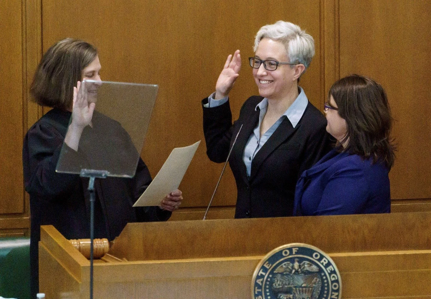 Oregon Legislature: "Rolls Up Its Sleeves"