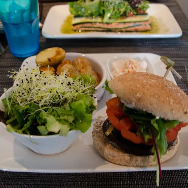 cafe 4.jpg
