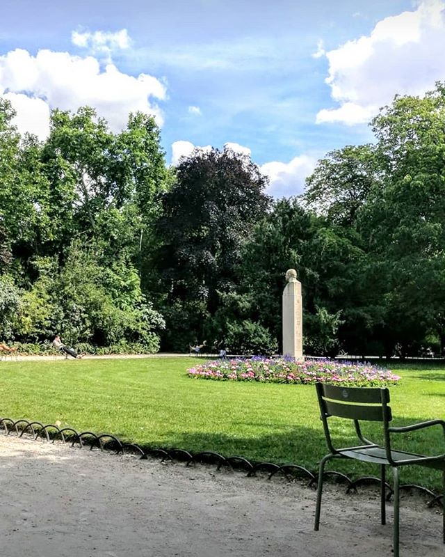 &ldquo;parisian gardens are as much a part of the collective imagination as the quintessentially french word &ldquo;fl&acirc;ner&rdquo; - to stroll. in them people chat and set the world to rights, but above all they amble and relax.&rdquo; fr&eacute