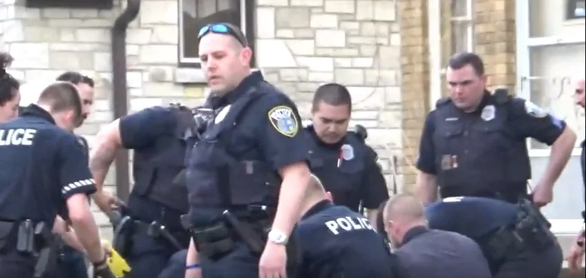 milwaukee cops WHITE.jpg