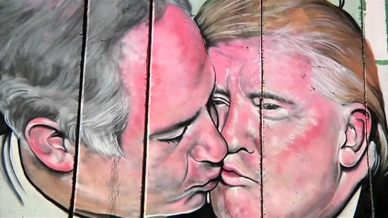 trump smoochy 8 .jpg