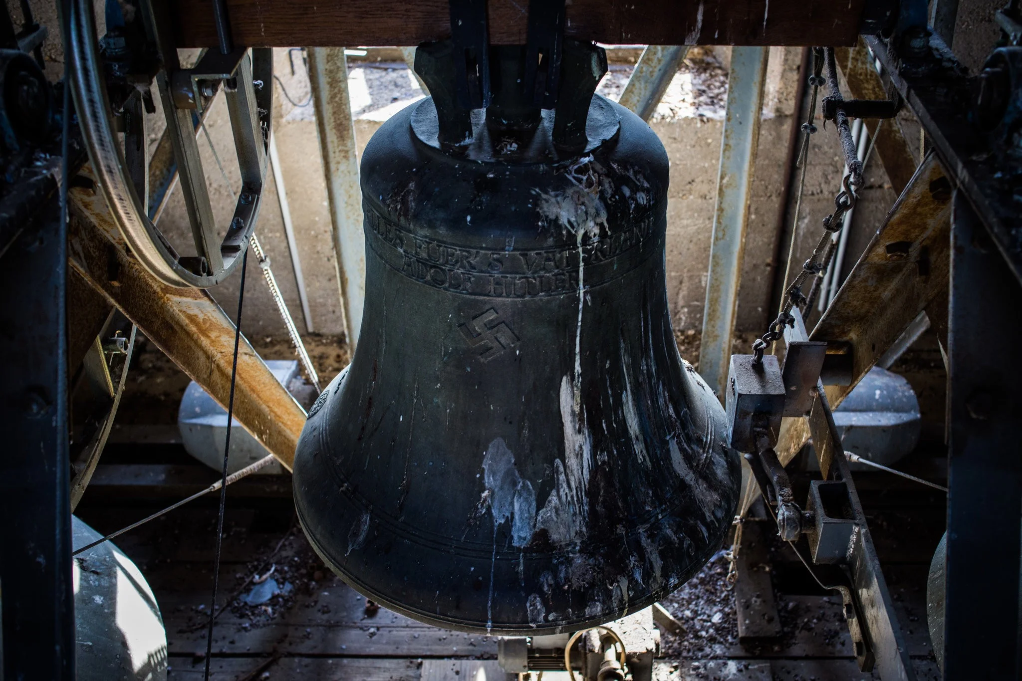 The bell has a swastika and an inscription: “Everything for the Fatherland — Adolf Hitler.”