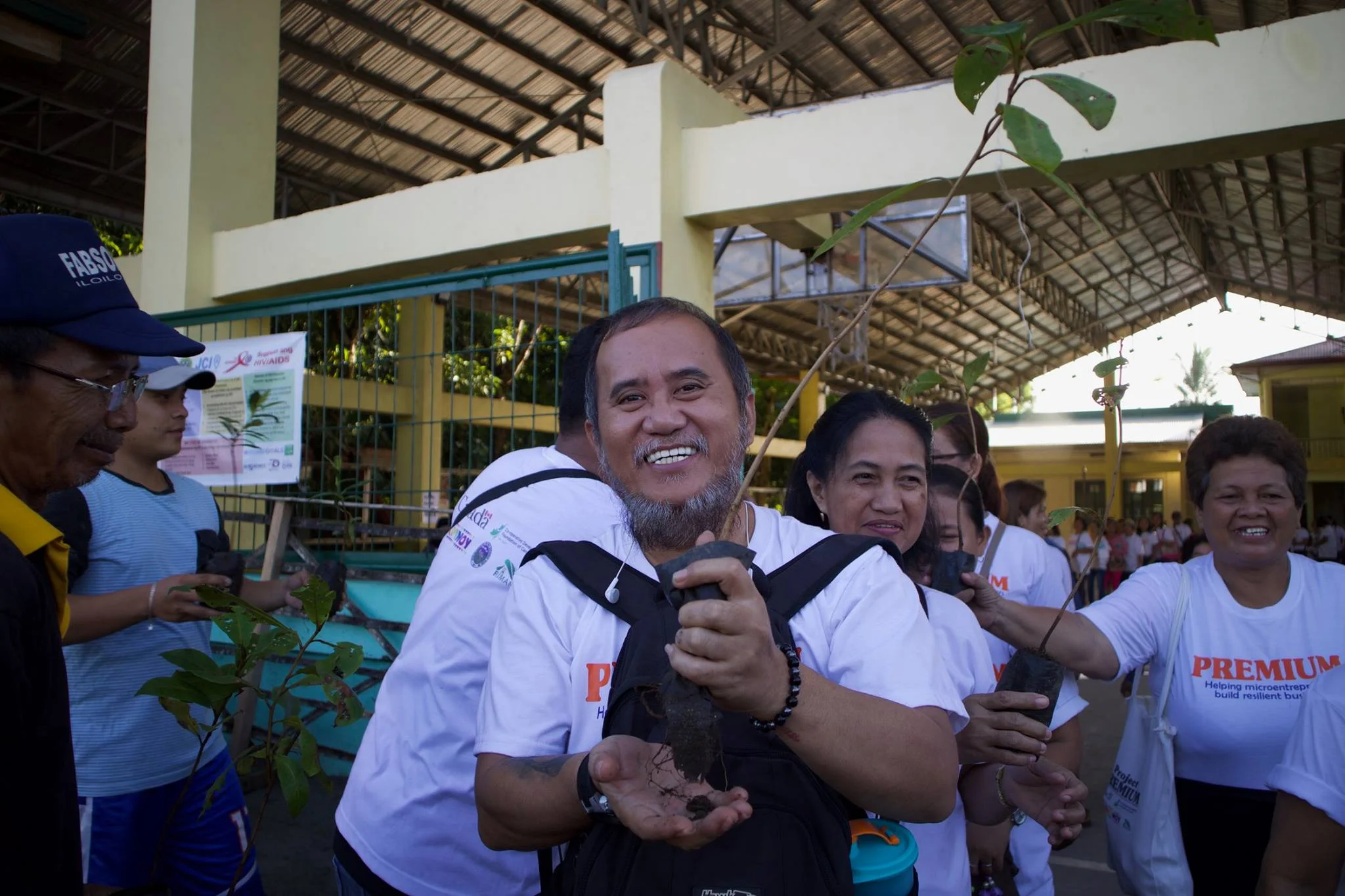 Acknowledging the importance of planting trees, Tito Romulo happily participated in the recently held tree planting activity in Tolosa, Leyte.