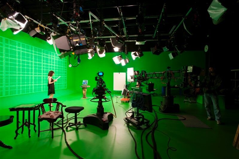 VIRTUAL CHROMAKEY GREEN SCREEN STUDIOS