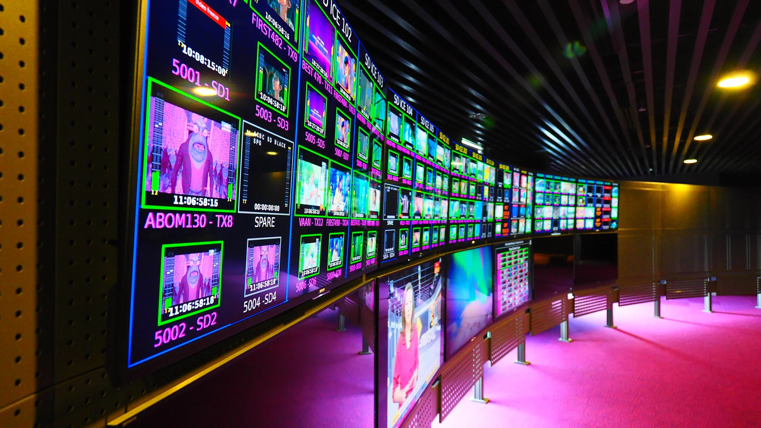 PB130168 - Astro Control room built by Ideal systems..JPG