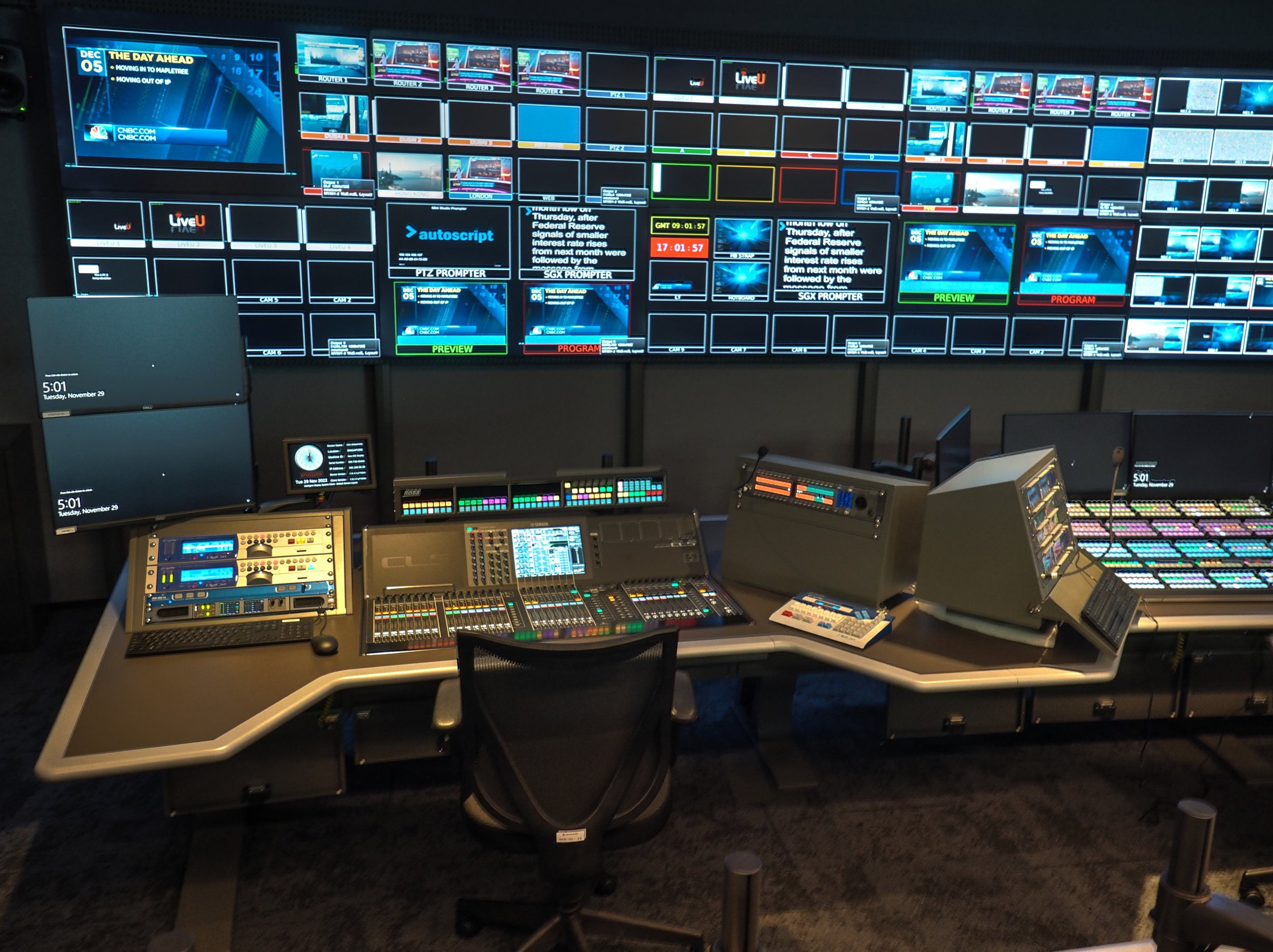 PB290094_5_6_Enhanced 2 cnbc control room.jpg