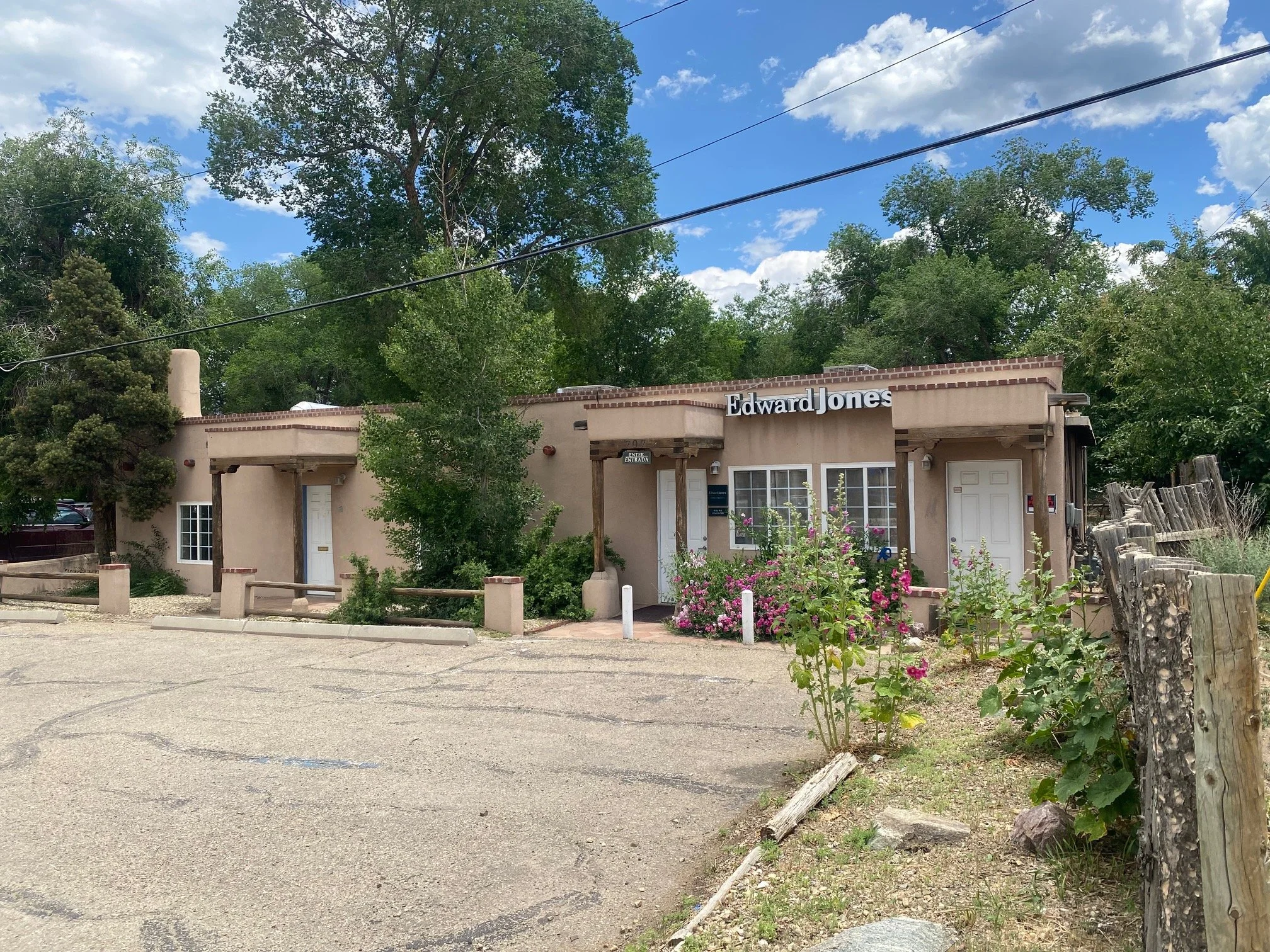 2. MLS 113589     575,000 COMMERCIAL DUPLEX.jpg