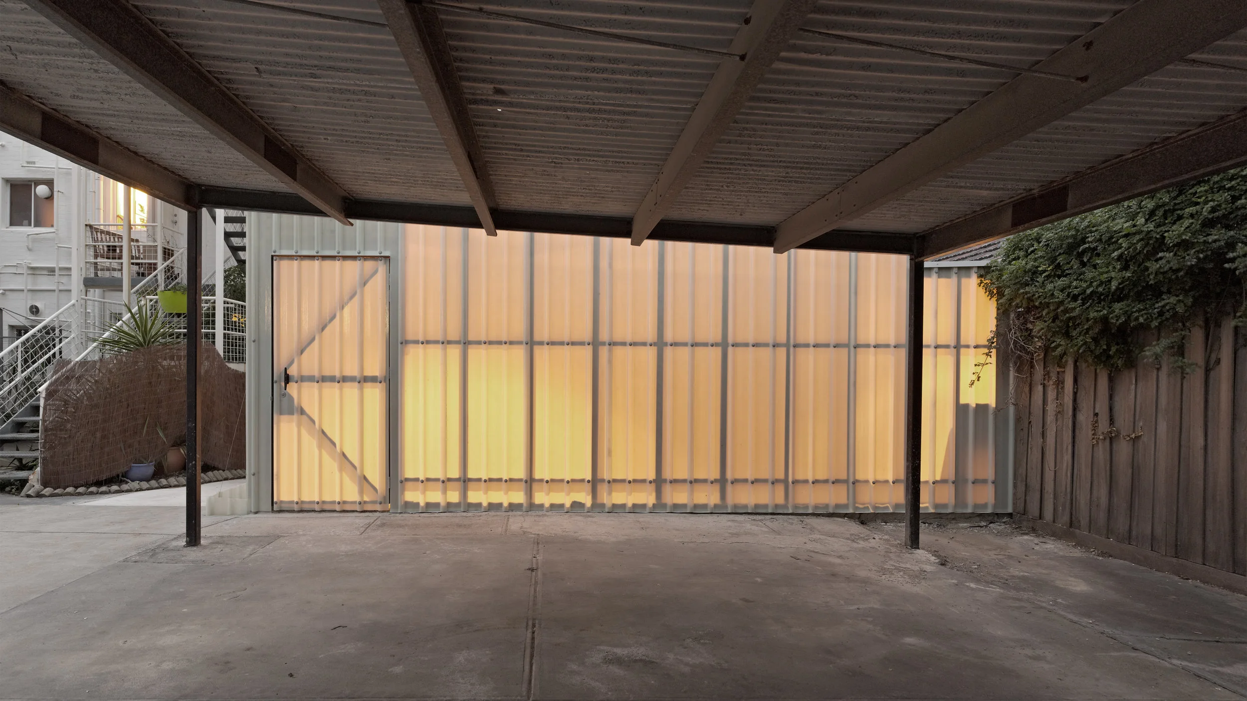 2012-02-17_07_Artist Car Park Studio_Peter Bennetts.jpg