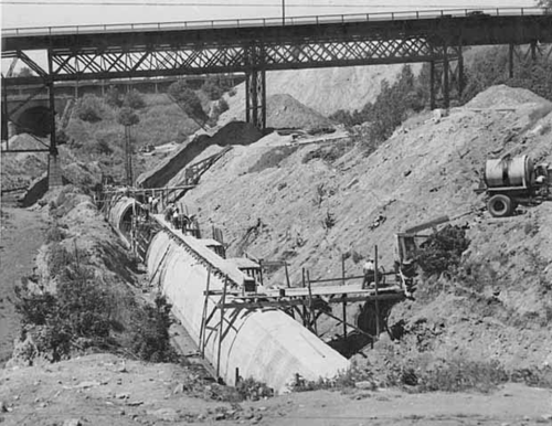 Construction of Phalen Creek Tubes.png