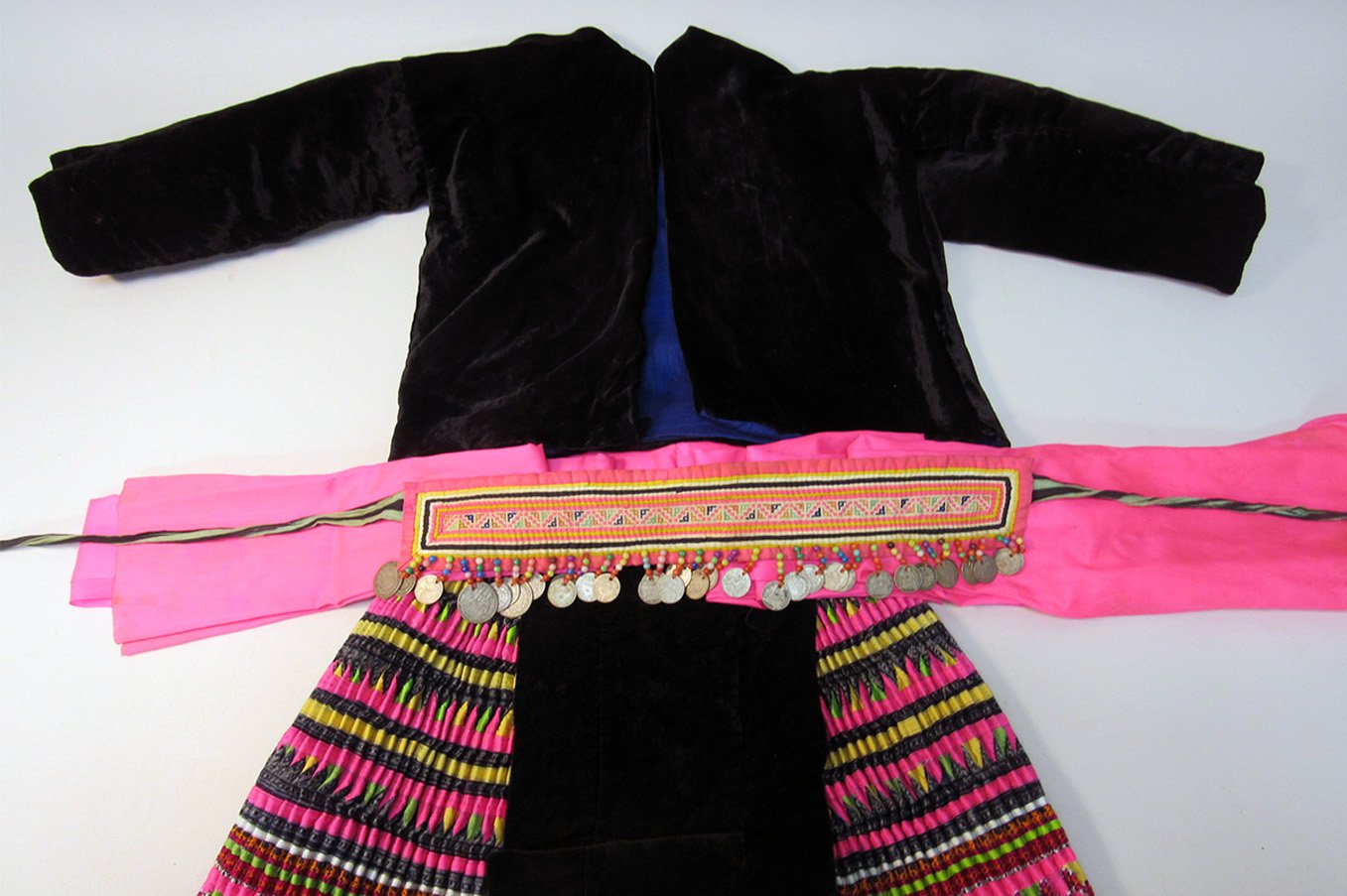 example of Hmong pleated skirt and outfit .jpeg