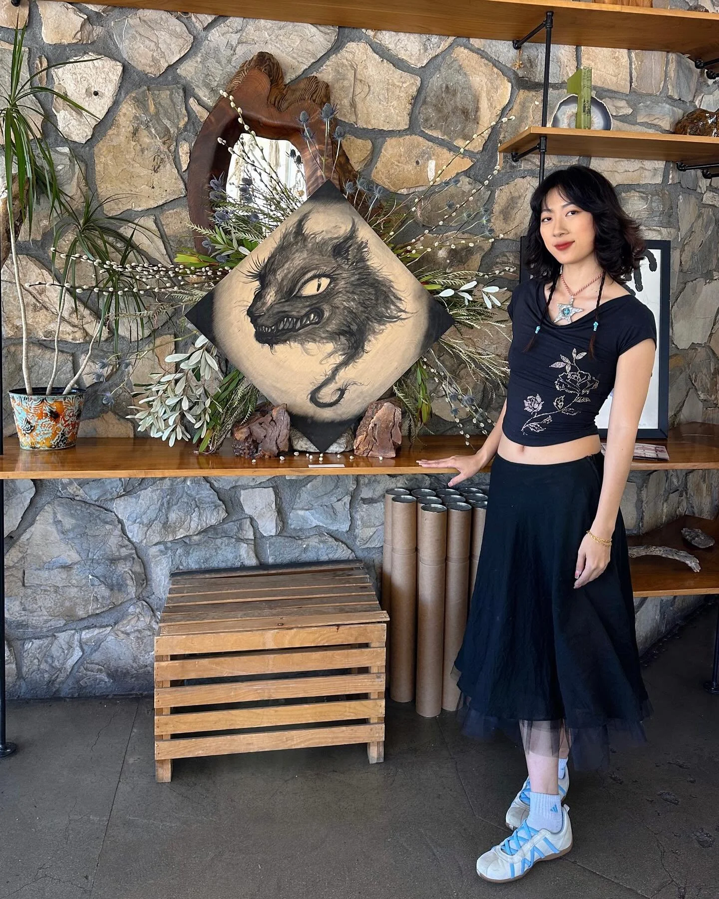 &ldquo;it&rsquo;s in the head&rdquo; 🤕🦷
v excited to publicly show my india ink on wood painting (baby to the Tiger Rug) for the 2nd time ever since debuting in my solo art exhibition almost 5 years ago! plus a lil new spring foliage 💋
thank u to 