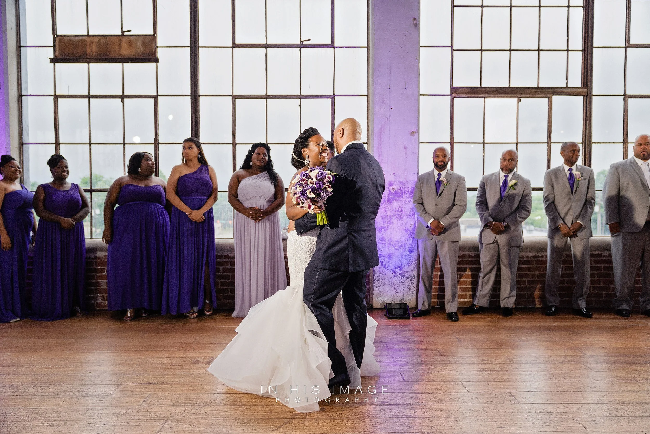 What to Look for in a DJ Company: 5 Invaluable Tips