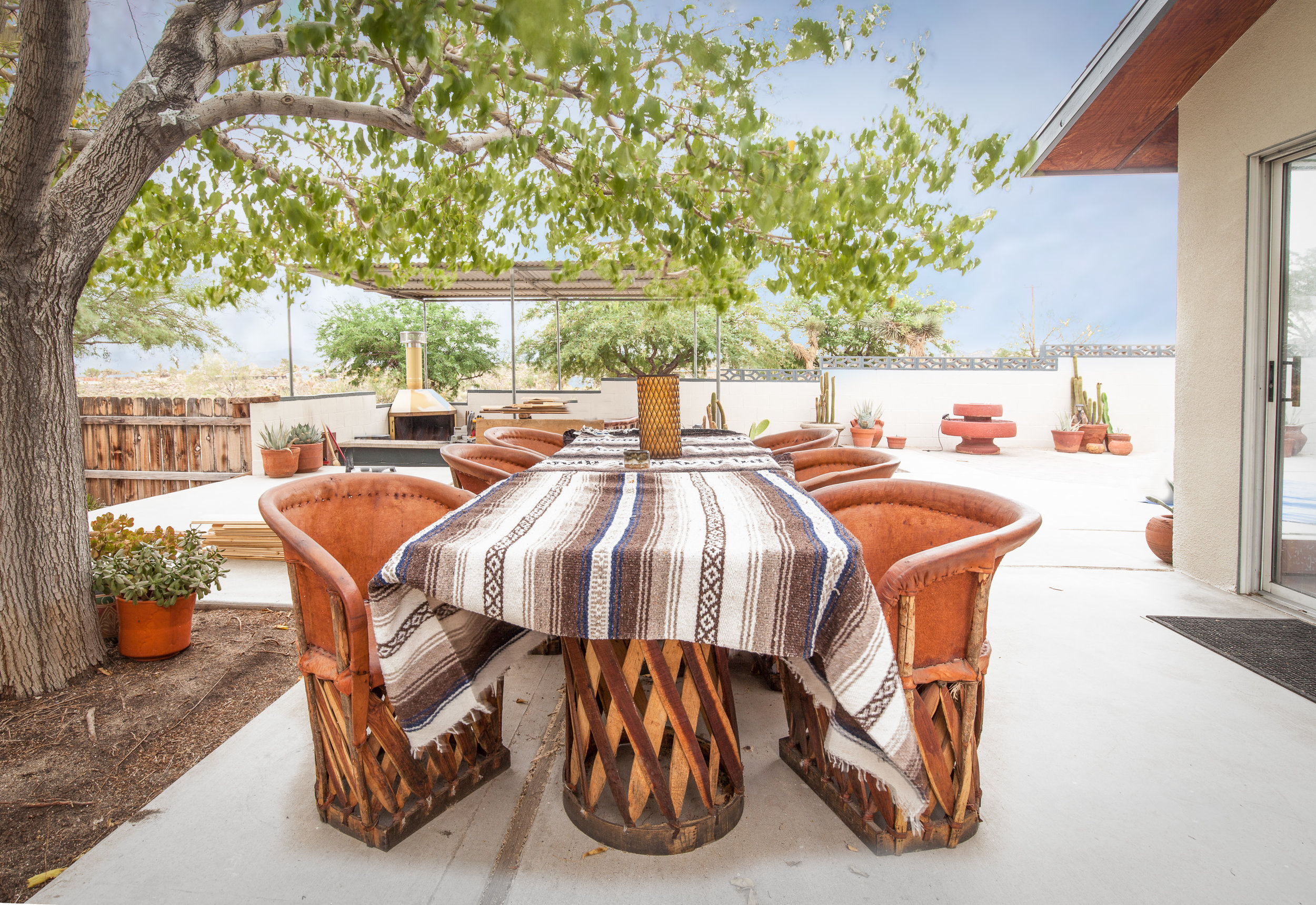 high-desert-outdoor-table.png