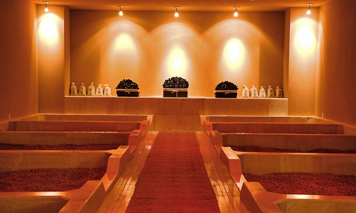 spa-red-clay-ball-room.png