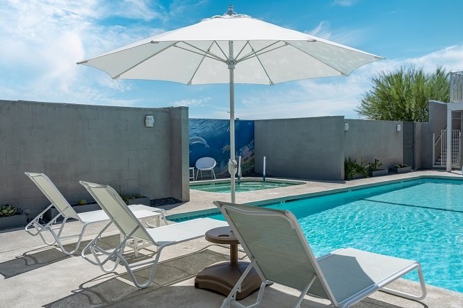 desert-hot-springs-cannabis-retreats-location-pool-hot-tub.jpg