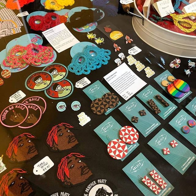 Its been a minute! As well as the classics on the website (aolelecreative.com) , you can find an exclusive range of Aolele adornment at @vunilagivou, the beautiful contemporary Pacific Art Gallery in the heart of Otahuhu sitting solid alongside goodi