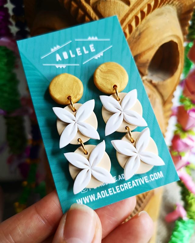 I'm a cash strapped grad student at the moment but I know how to make a preeedy set of earrings so Im putting that skill to use 😂 Right now I have a bit of an Instagram flash sale happening in my IG Story (also see 'FUNDRAISER' in the Highlights) - 