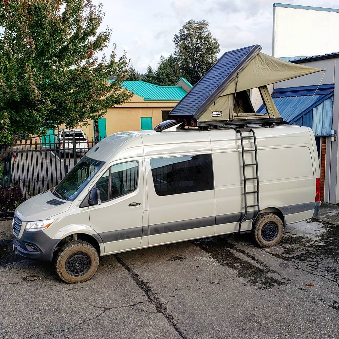 So much room for activities!!
.
.
.
.
.
.
.
.
.
.
#mammothvans #vanconversion #campervan #sprintervan #mercedessprinter #vanlife #sprintervanconversion #mercedesbenz #vanning #vanlife #vanliving #vancamping #vancamper #campervanconversion #exploremor