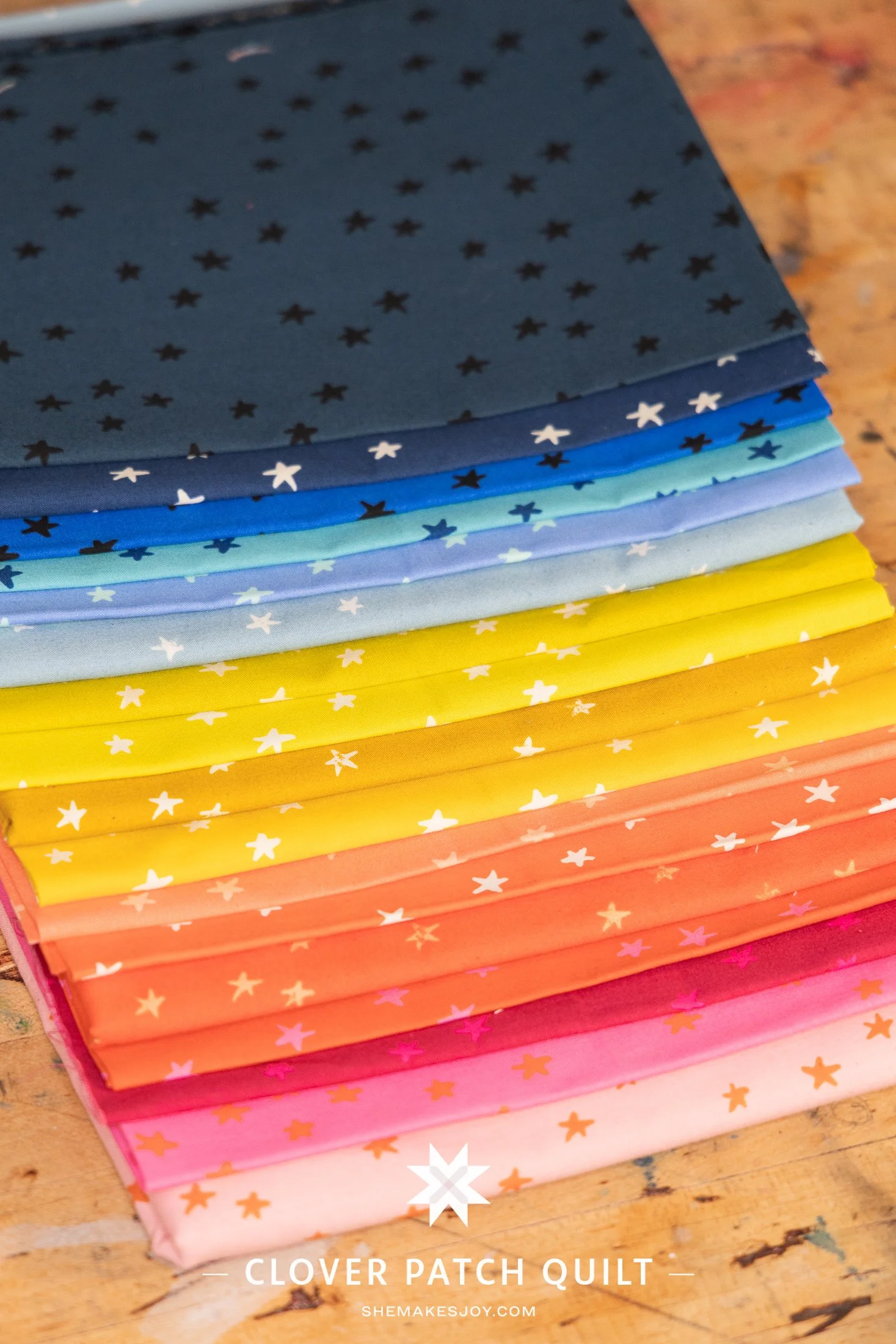 she-makes-joy-clover-patch-quilt-starry-fabric-pull-1.jpg
