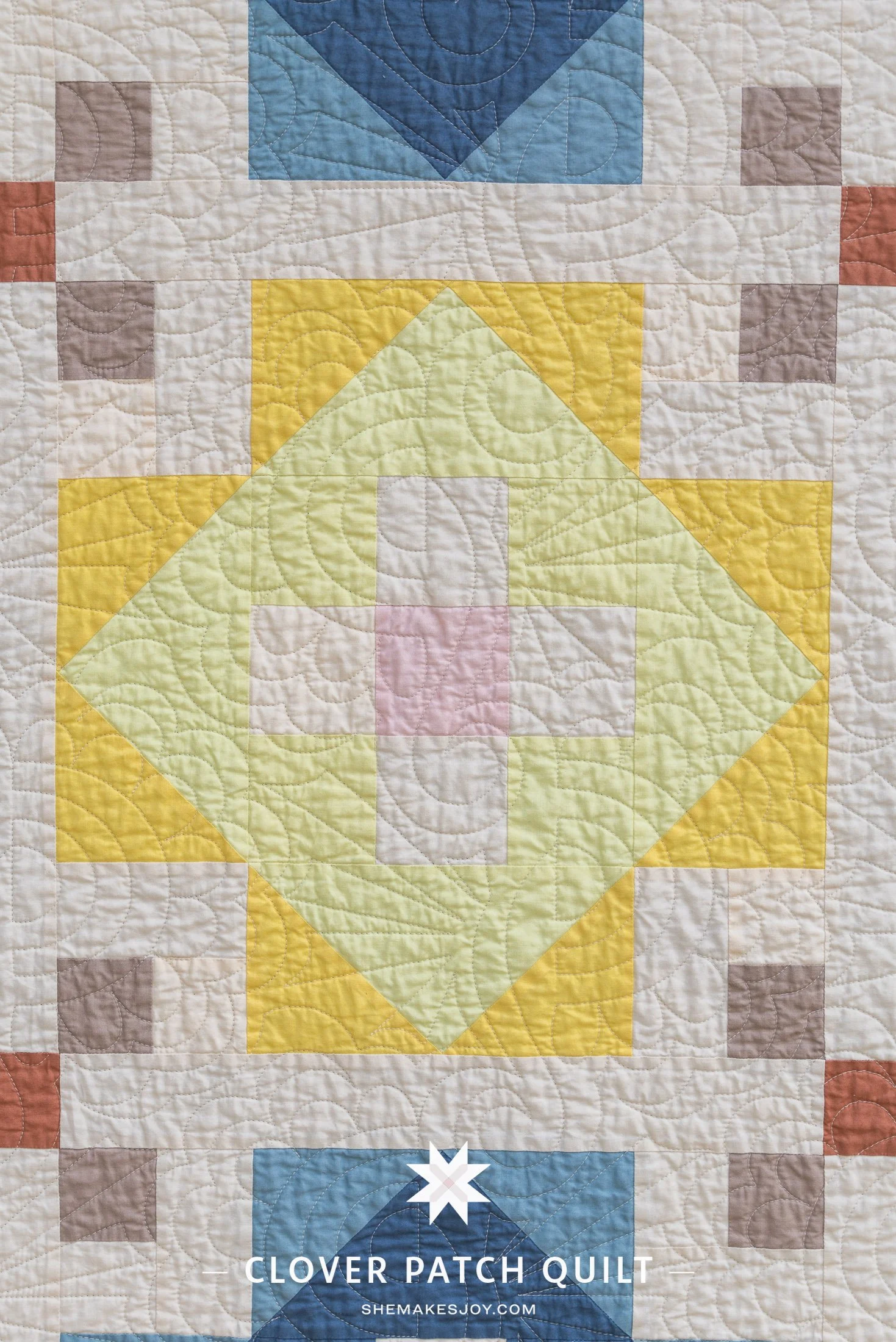 she-makes-joy-clover-patch-quilt-ruby-bee-finished-detail-36.jpg