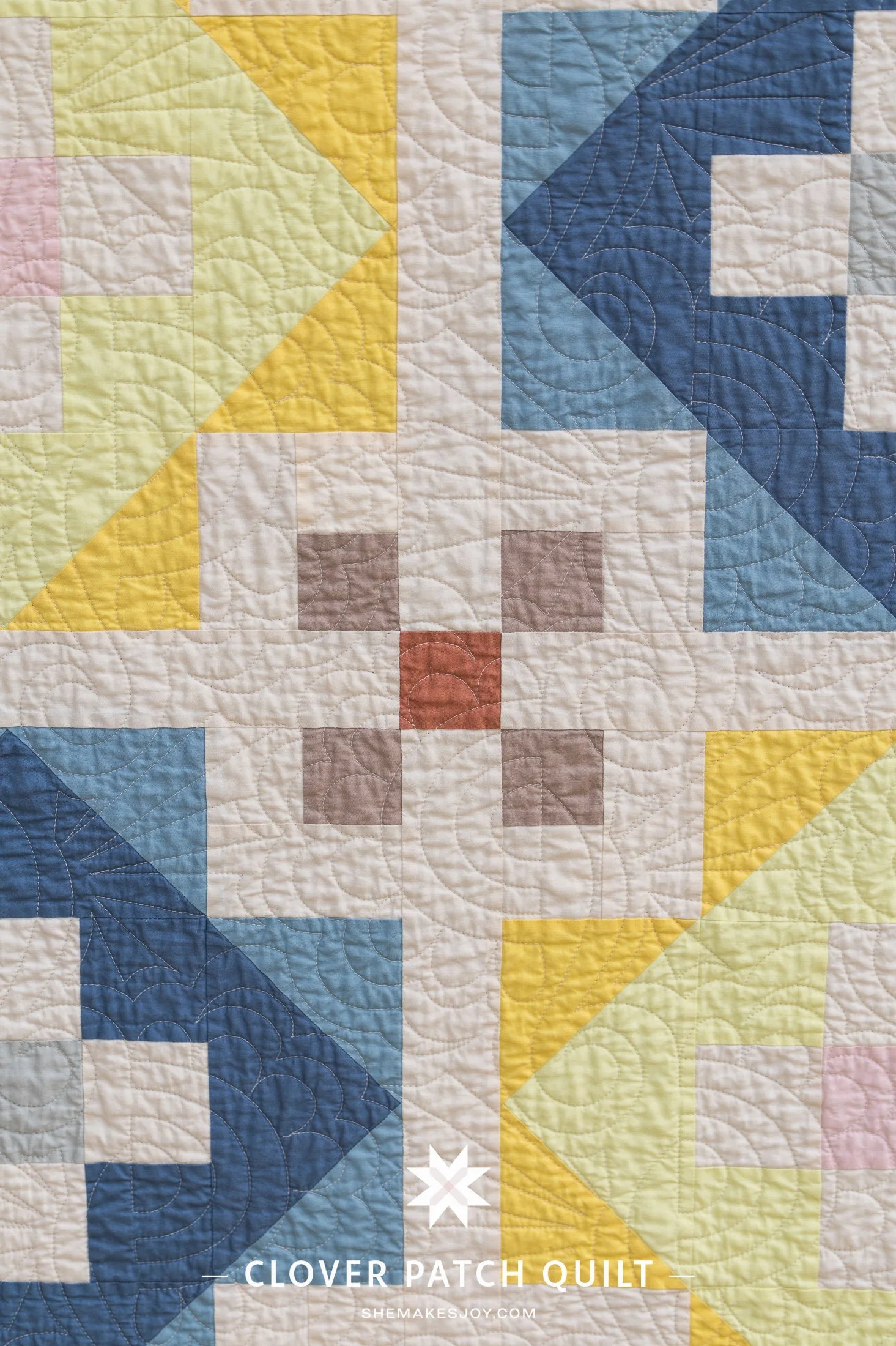 she-makes-joy-clover-patch-quilt-ruby-bee-finished-detail-37.jpg