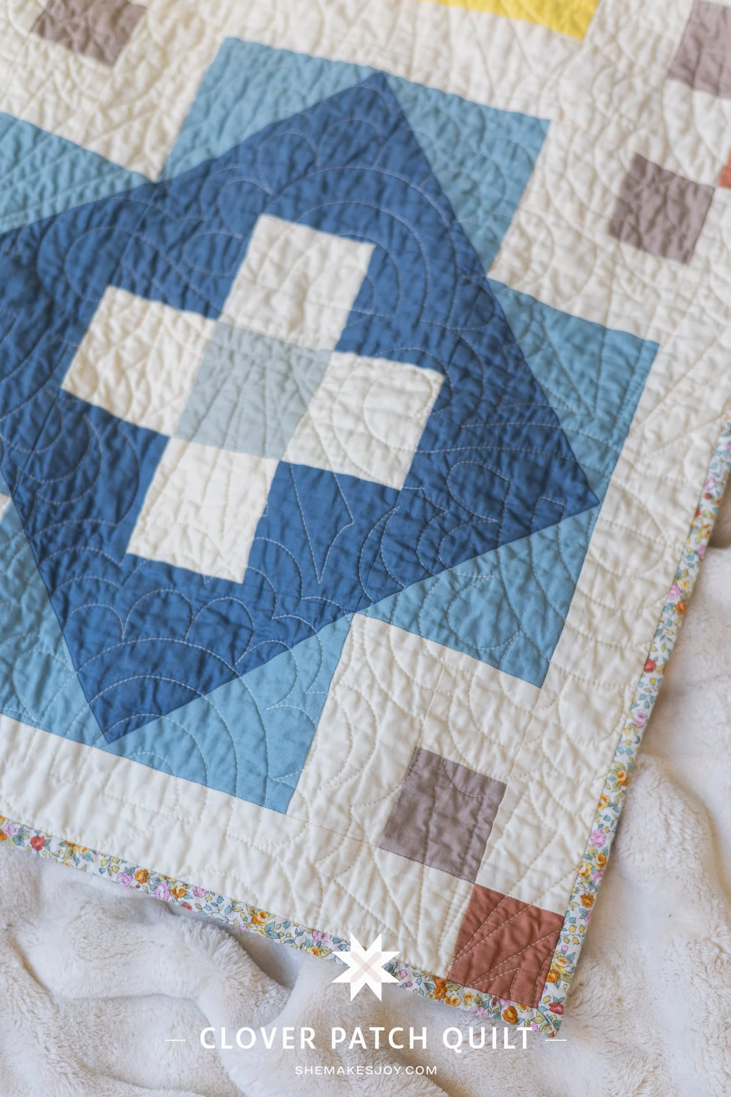 she-makes-joy-clover-patch-quilt-ruby-bee-finished-detail-43.jpg