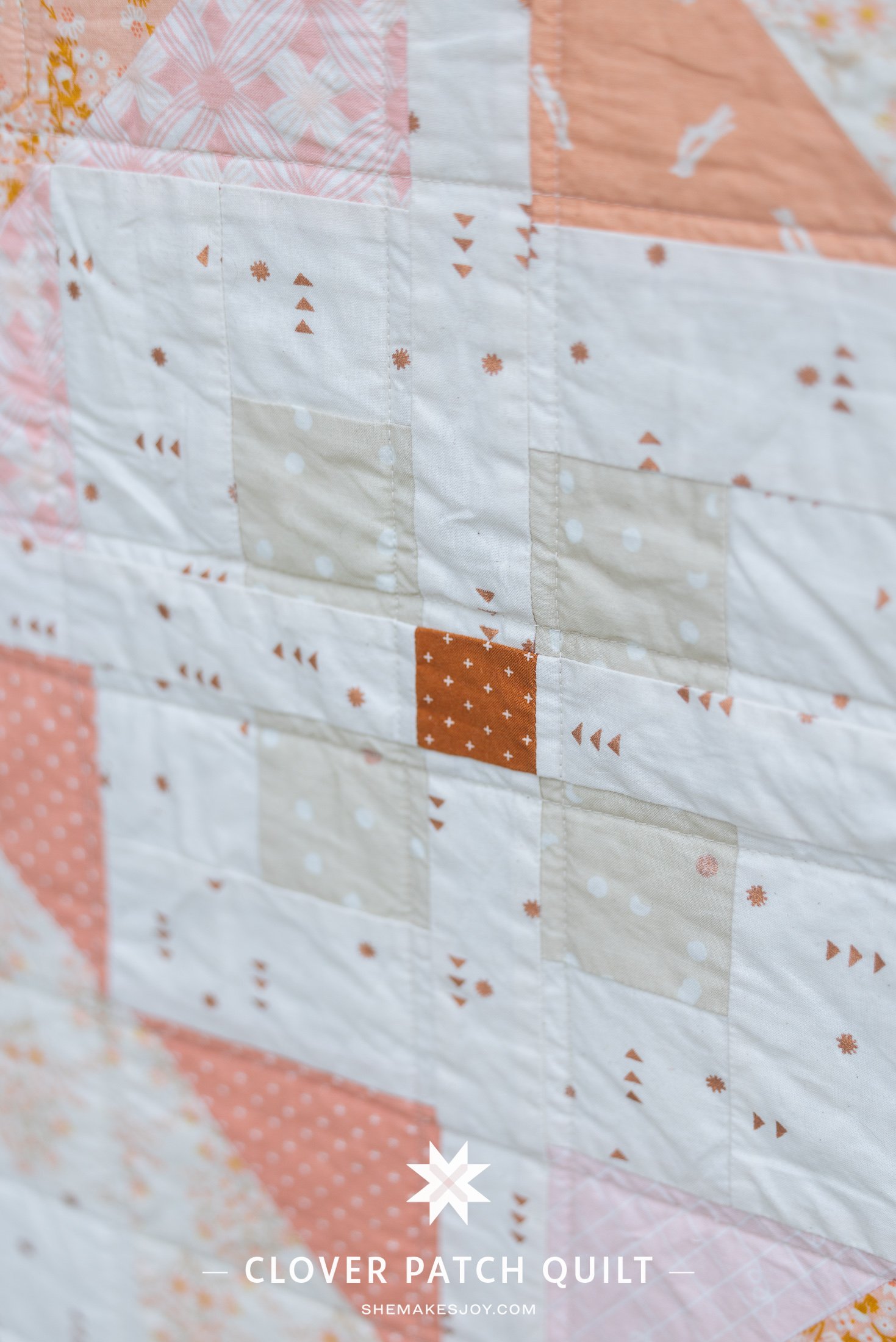 she-makes-joy-clover-patch-quilt-baby-clover-block-detail-16.jpg