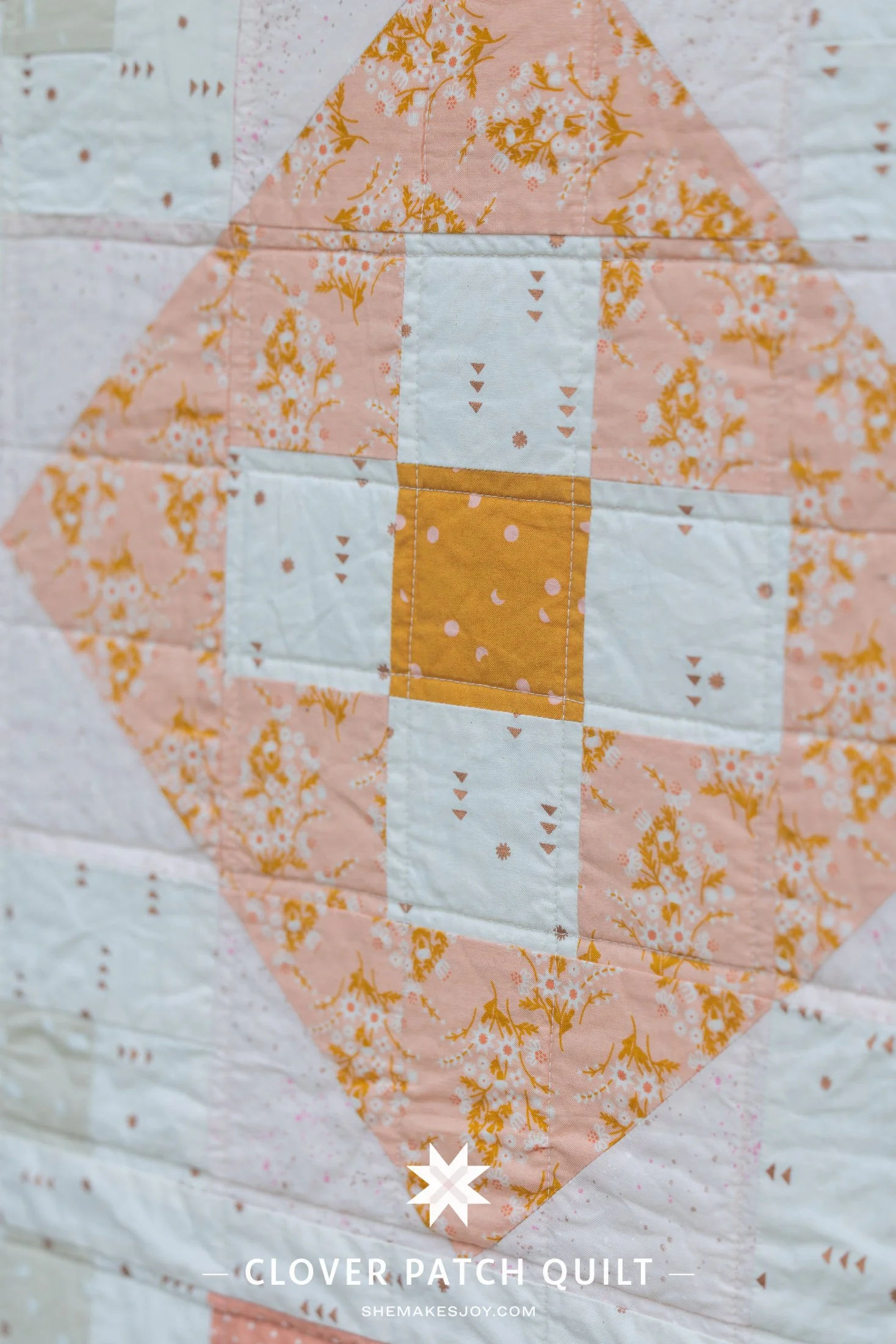 she-makes-joy-clover-patch-quilt-baby-clover-block-detail-18.jpg