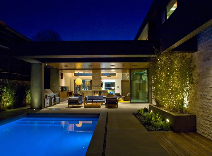 night_pool2.jpg