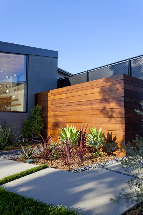 exterior01.jpg