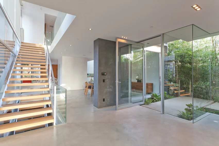 stair1.jpg