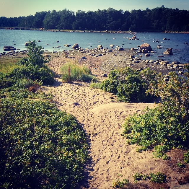 #hotsummerday are perfect for #picnicinnature And #islandhopping !
#lomitravels #lominaturetravels
#visitfinland #visithelsinki
#myhelsinki #helsinkilove
#postcardsfromhelsinki
#helsinkioffical
#helsinkisightseeing
#helsinkicitywalk #luontopääkaupunki #naturecapital #naturecapitaloftheworld
#finnishsummer