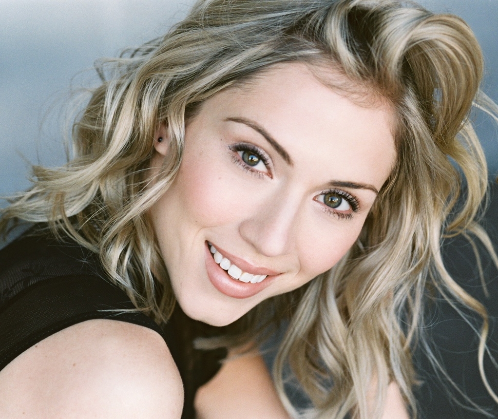 Laura Headshot.jpeg