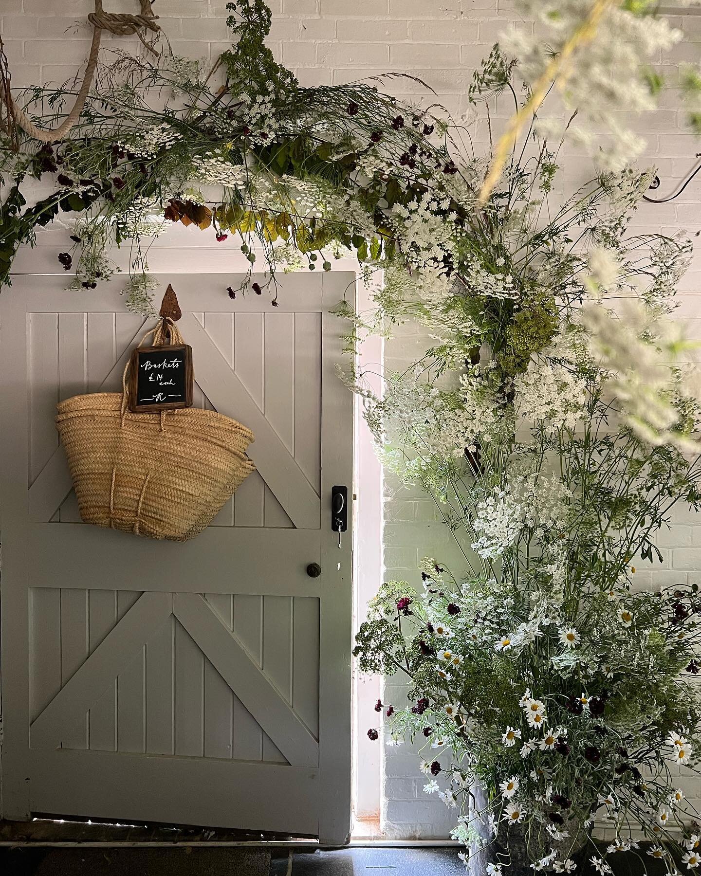 Wonderful work by the Rosehip Flower Club&hellip; #walledgardenflowers #teamwork #coffeeandcake #nextmeeting21stjuly #rosehiphq