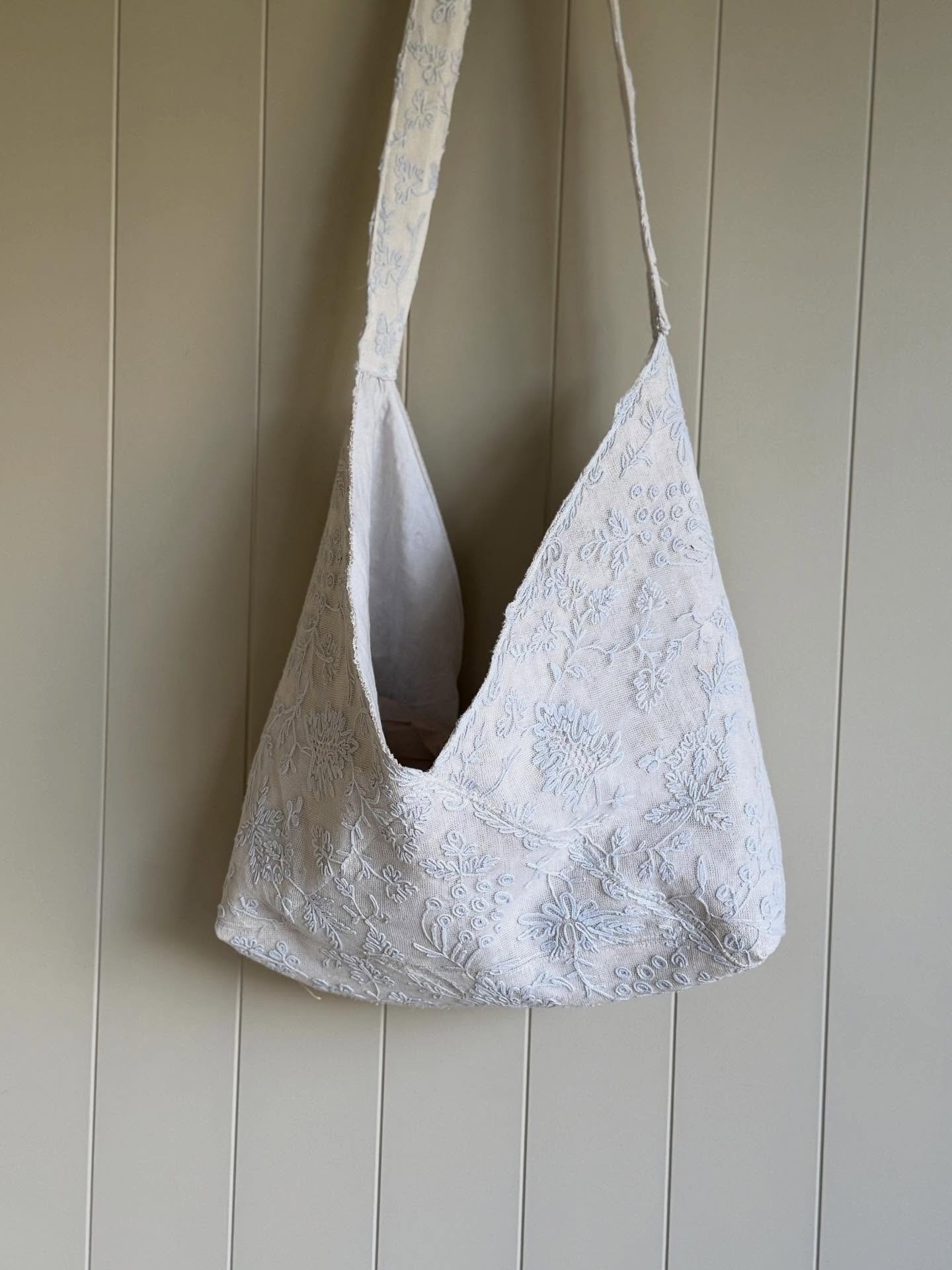 Clearing up the workshop, surprising how many projects nearly done I&rsquo;ve found🙈&hellip;.
#handmade #frenchfinds #finished