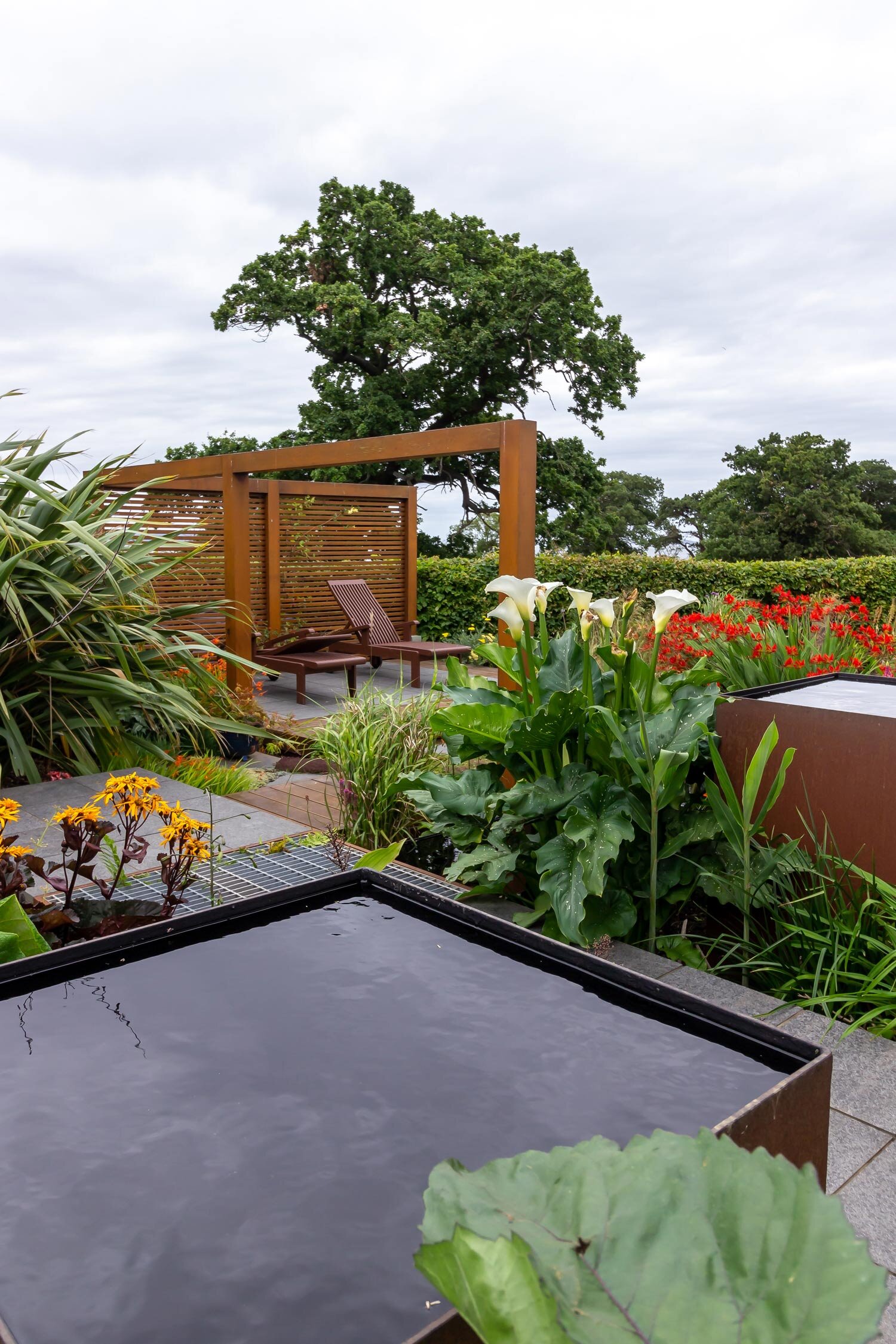 Reflective Water Feature in our Edinburgh Garden Design