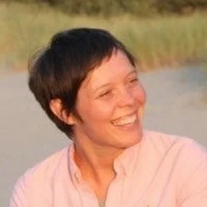 Kate Donnally, LICSW trauma, anxiety, depression,s self harm, teens, young adults 34 Pleasant St. Morrisville, VT 05661 p: (802) 275-4359 (photo source: katedonnally.com)