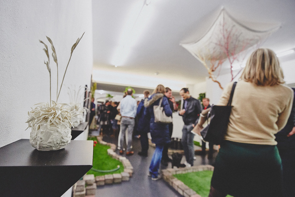 heliumcowboy_vernissage_bogusbotanical_032017-250.jpg