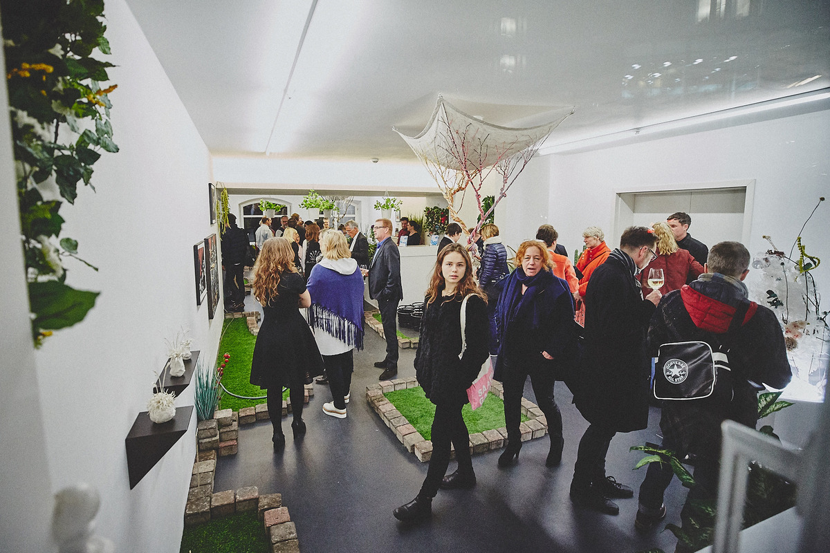 heliumcowboy_vernissage_bogusbotanical_032017-099.jpg