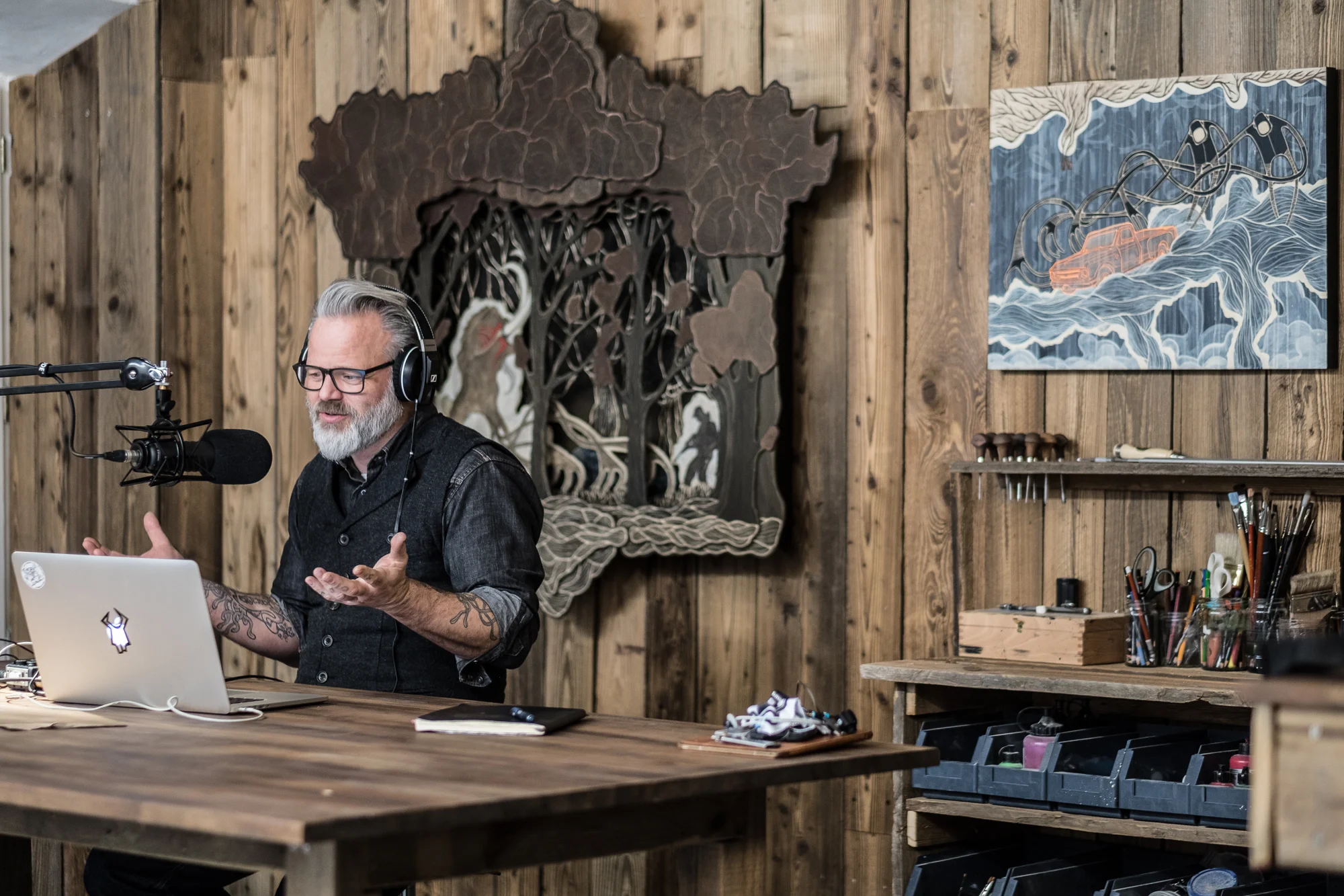Recording session at the new Alex Diamond-studio on the Ranch, where we produce the podcast. While the TV-shows will contuniue to be jointly hosted by Jannes & Jörg, for the audio-podcasts Jörg is going solo.