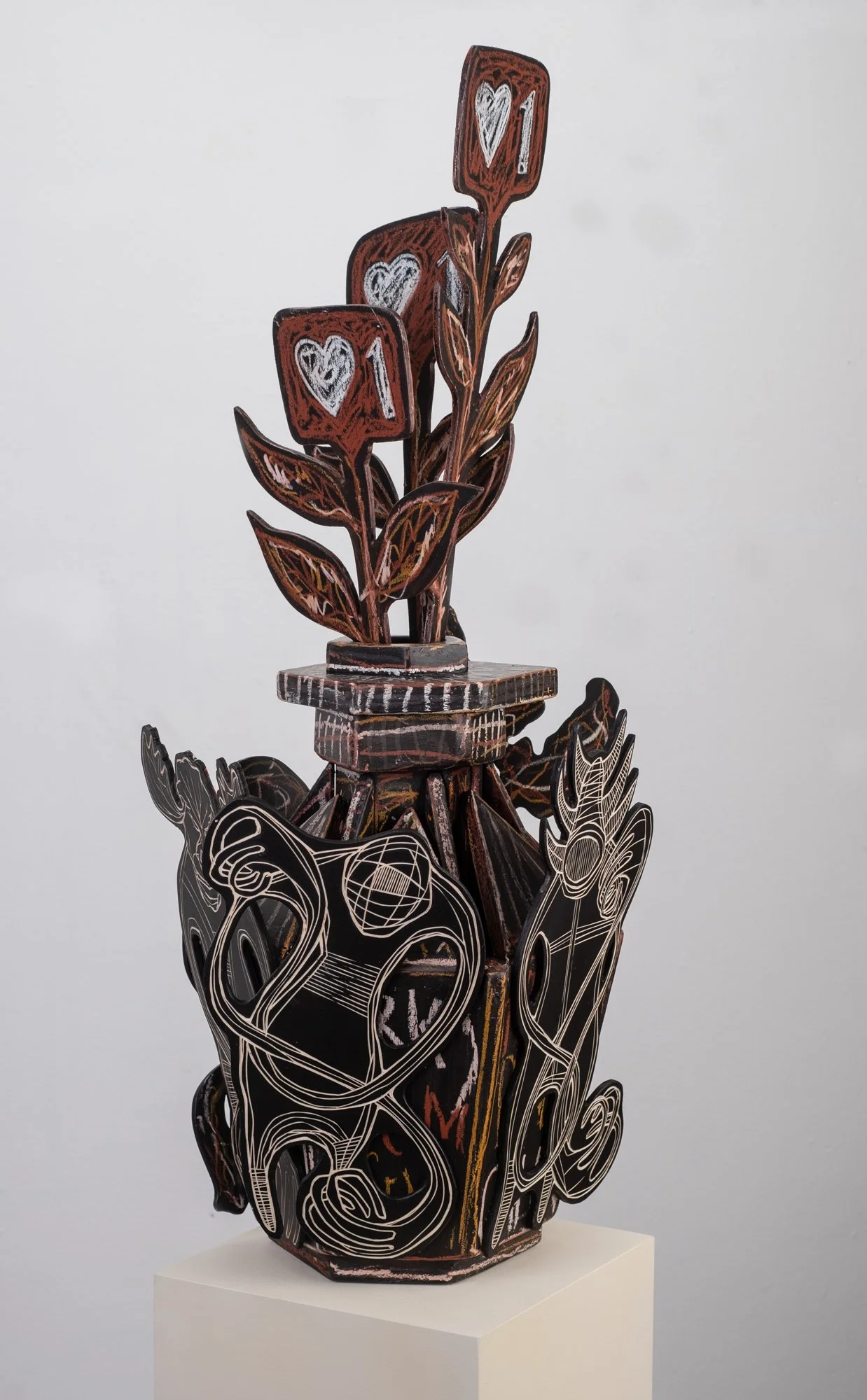 ALEXDIAMOND_SCULPTURE_VASE_2022-02.jpg