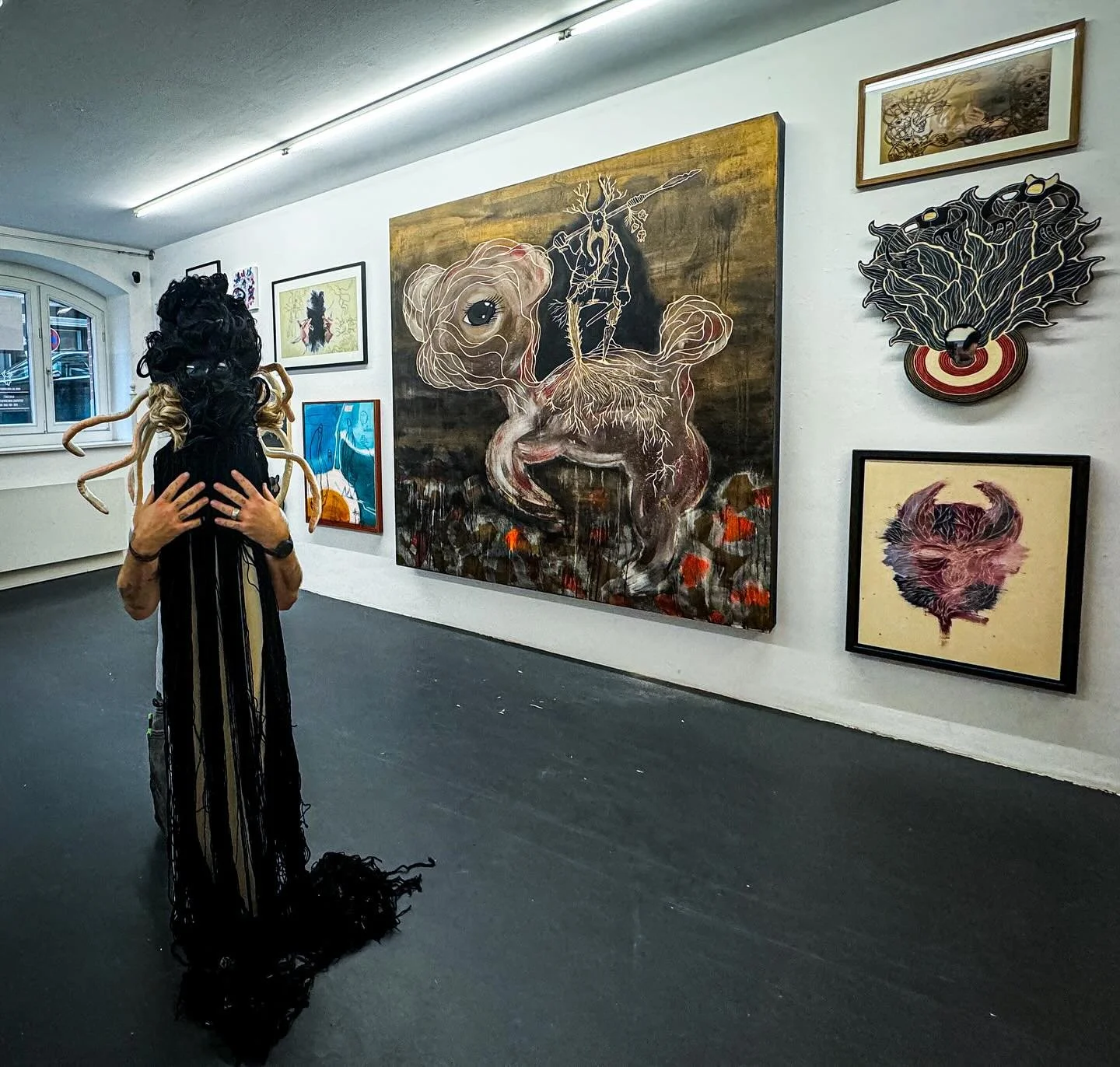 @alexxxdiamond und ich bereiten uns auf unsere letzte gemeinsame Ausstellung vor: die Installation von &bdquo;Unwrapped - The Diamond Archives&ldquo;, einer Retrospektive mit Arbeiten von Alex Diamond aus den Jahren 2002 bis 2020, ist in vollem Gange