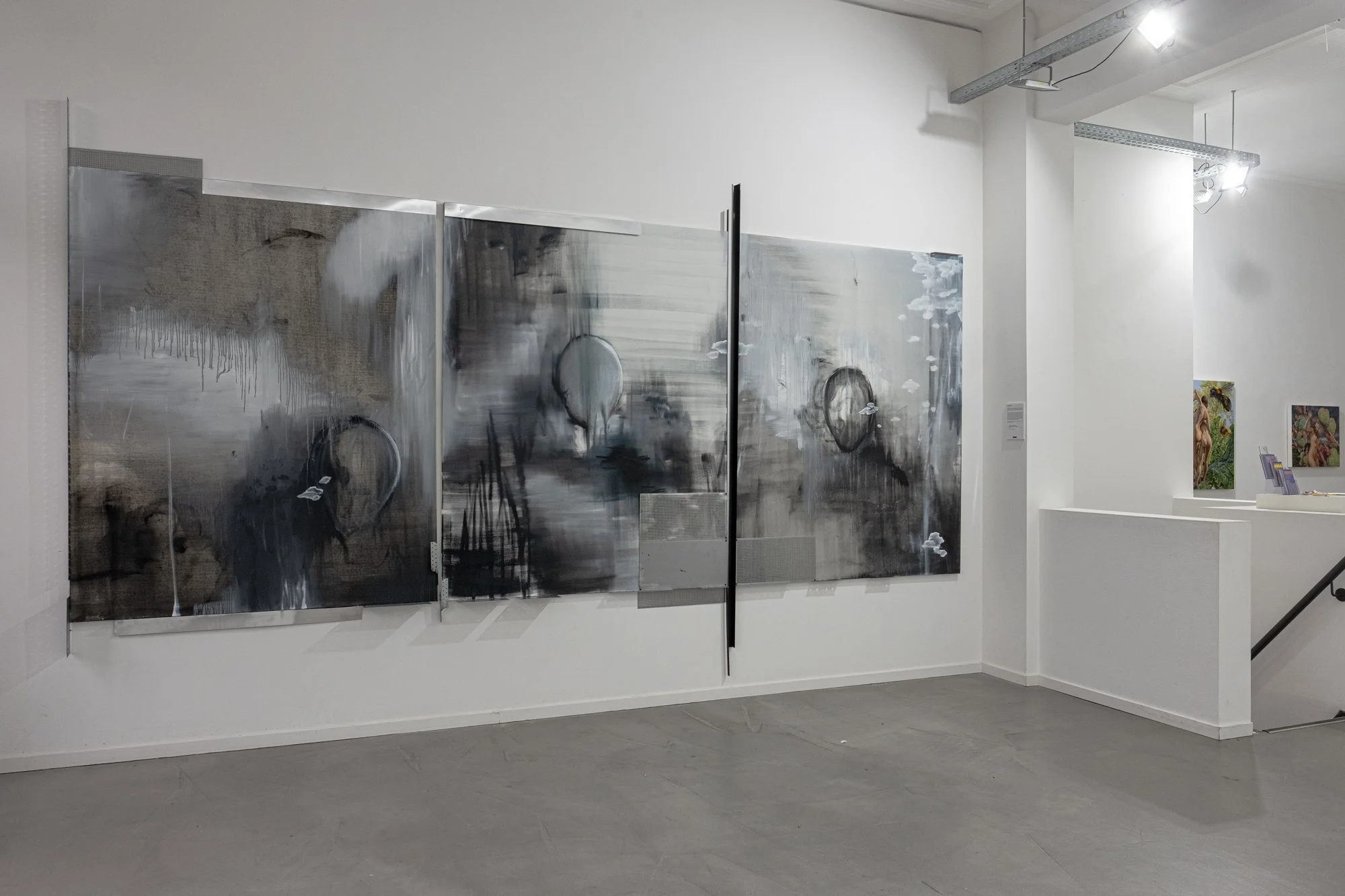@landoklemann.official ist ebenfalls in der derzeitigen Ausstellung &quot;MEGA!&quot; Kommt vorbei und seht euch seine beeindruckenden Arbeiten an! 

Ich bin Mittwoch von 12 bis 18 Uhr vor Ort,
oder ihr macht einen Termin per DM aus.