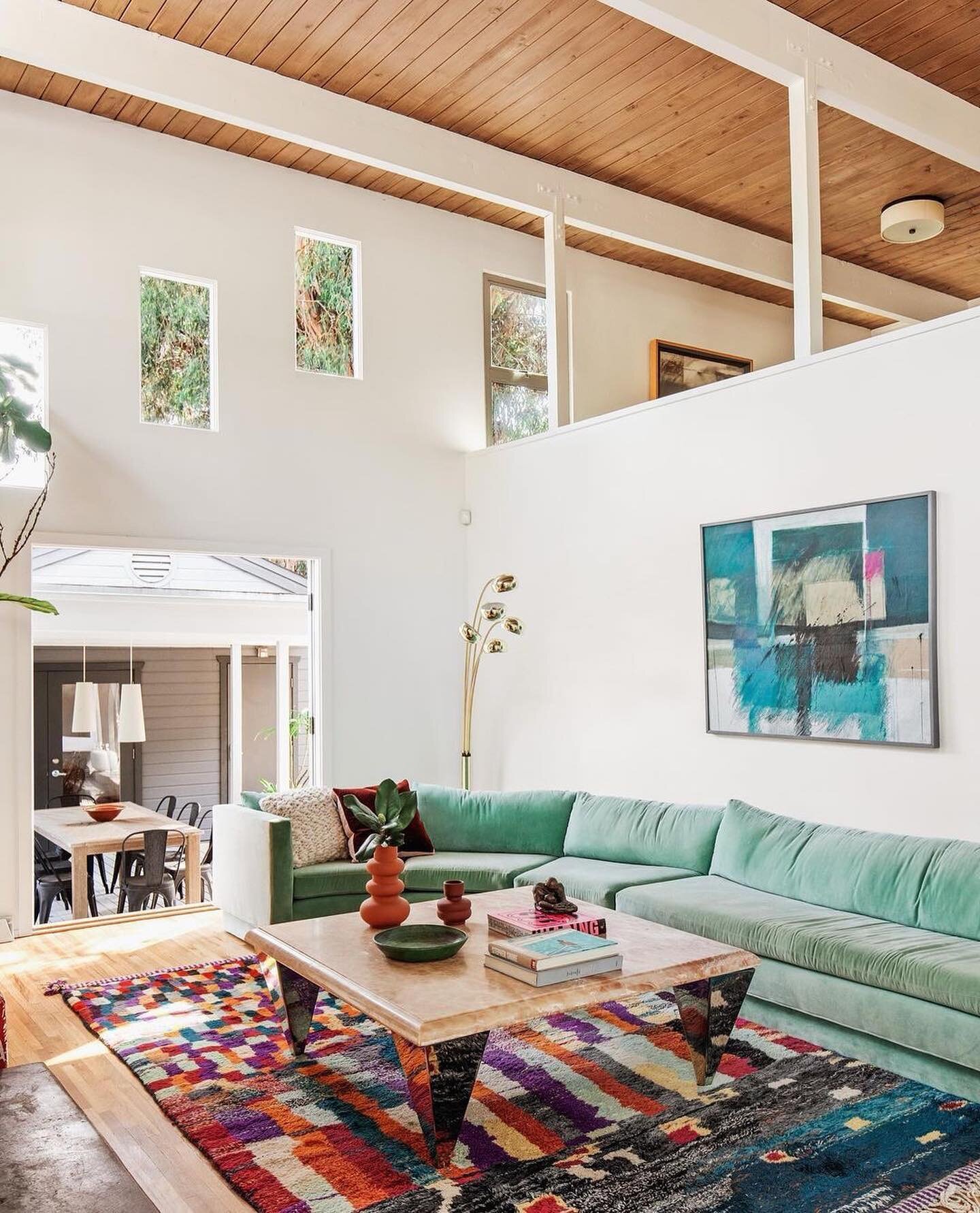 Yes, please! California dreaming &hellip;
OPEN HOUSE TODAY! 

Via @dariarad 

JUST LISTED 🌈 2,195,000 💙 2312 Valentine St 🟡 3 bed | 3 bath
Our newest listing is the one you&rsquo;ve been waiting for.
Private mid-century compound set among the tree