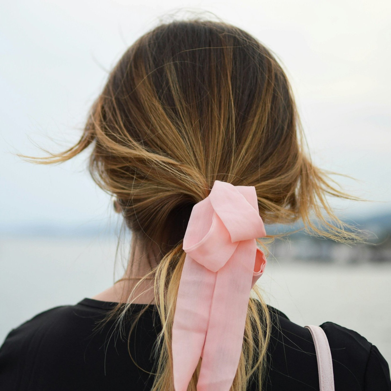 5 Hairstyles to Achieve the Clean Girl Aesthetic